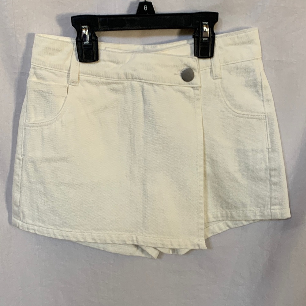 GB Big Gurls Asymmetrical White Denim Skort Shorts with Faux-Wrap Size 10 NWOT